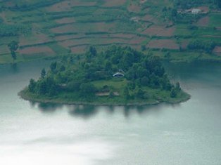 Lake Bunyonyi Resort